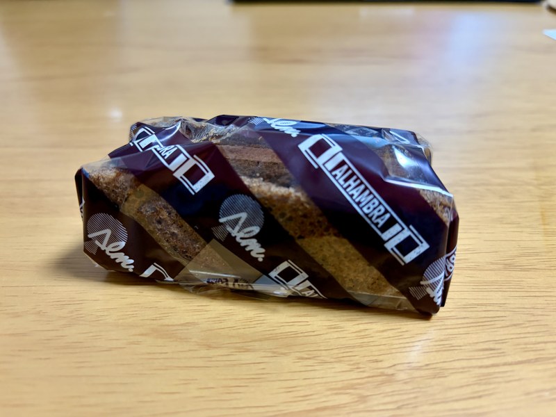 スイス菓子アルムのアルハンブラの包装