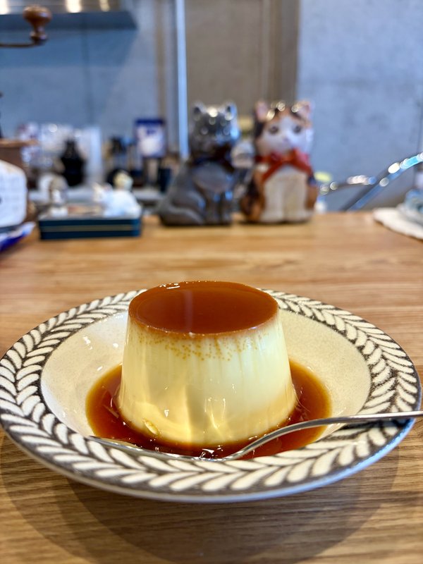 レールサイド珈琲のプリン。カラメルがたっぷりかかった、しっかり固めのプリン