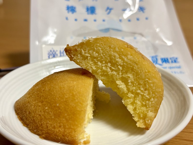 藻塩レモンケーキの断面